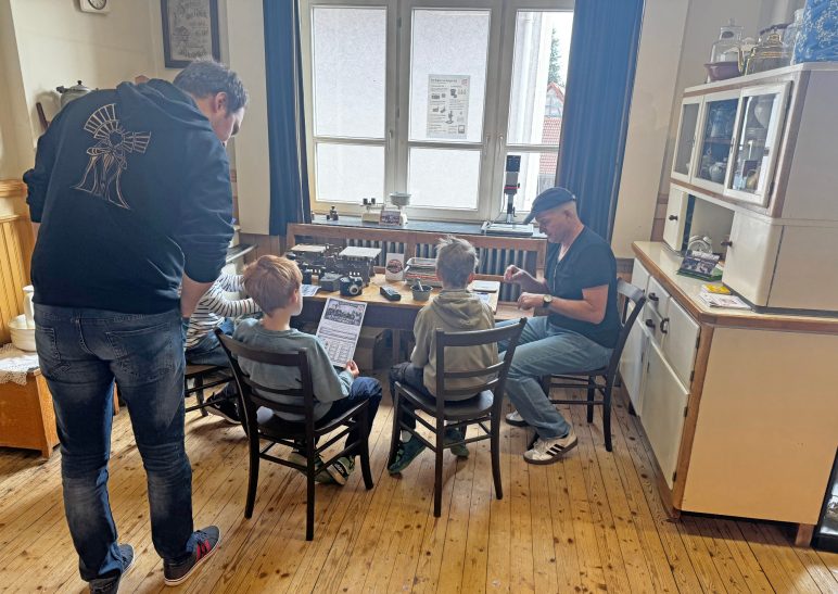 Ferienbetreuung der KiTa Waldkolonie zu Gast im Dorfmuseum Erzhausen