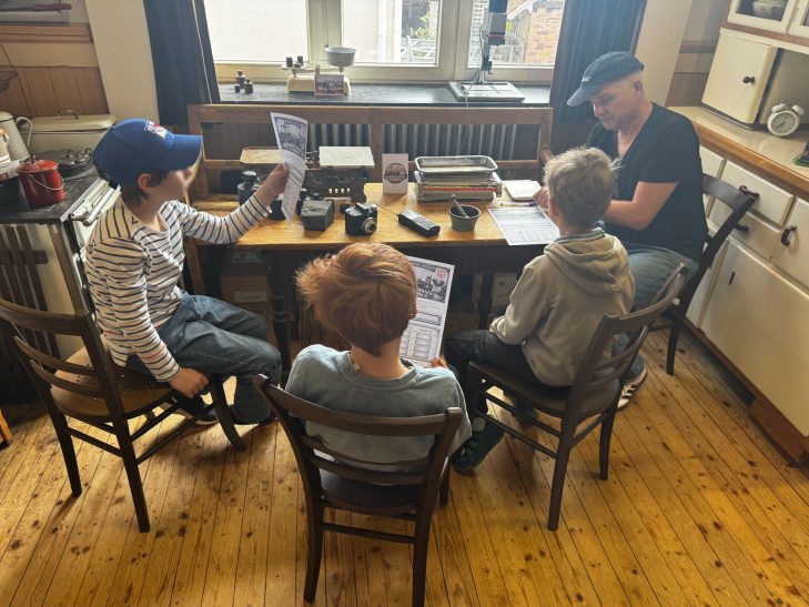 Ferienbetreuung der KiTa Waldkolonie zu Gast im Dorfmuseum Erzhausen