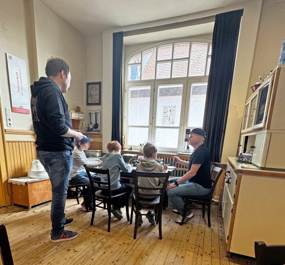 Ferienbetreuung der KiTa Waldkolonie zu Gast im Dorfmuseum Erzhausen