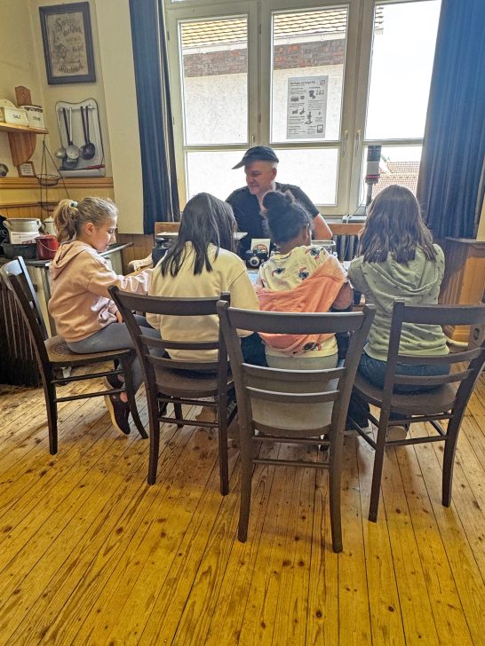 Ferienbetreuung der KiTa Waldkolonie zu Gast im Dorfmuseum Erzhausen